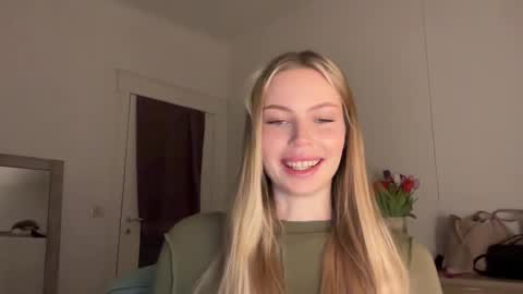 glow_angel online show from 28, 1, 2025