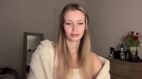 glow_angel online show from 30, 1, 2025