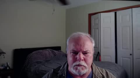 Snapshot of gmctruckguy chatting on 23, 4, 2026 gmctruckguy online show from 23, 4, 2026