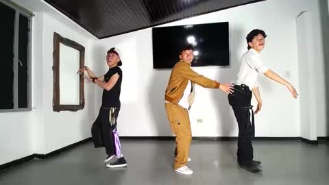 THOMAS AND DAMIAND online show from 17, 9, 2025