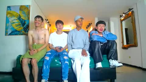 Snapshot of gnecos chatting on 23, 5, 2026 THOMAS AND DAMIAND online show from 23, 5, 2026