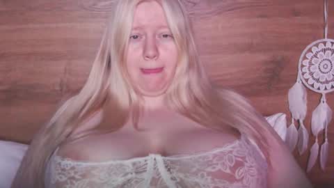 Snapshot of goddess__persephone chatting on 16, 3, 2026 Rose online show from 16, 3, 2026