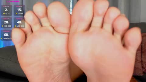 Snapshot of goddess_annabel_ chatting on 25, 6, 2026 anna online show from 25, 6, 2026