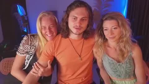   330 UTC2 girls   online show from 19, 2, 2025