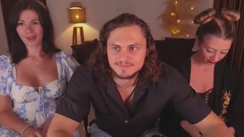   330 UTC2 girls   online show from 12, 3, 2025