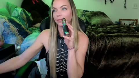 Snapshot of goddess_of_mars chatting on 28, 1, 2025 Patricia Mars Goddess of Mars twitter thegoddessmindy online show from 28, 1, 2025