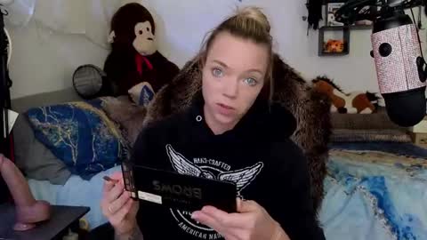 Snapshot of goddess_of_mars chatting on 6, 11, 2025 Patricia Mars Goddess of Mars twitter thegoddessmindy online show from 6, 11, 2025