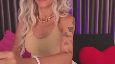 Snapshot of goddess_stars chatting on 12, 4, 2026 Katarina online show from 12, 4, 2026