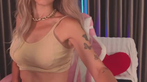 Snapshot of goddess_stars chatting on 16, 4, 2026 Katarina online show from 16, 4, 2026