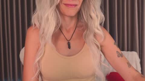 Snapshot of goddess_stars chatting on 24, 4, 2026 Katarina online show from 24, 4, 2026