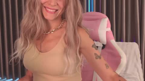 Snapshot of goddess_stars chatting on 28, 4, 2026 Katarina online show from 28, 4, 2026