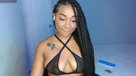 Snapshot of goddess_val chatting on 6, 11, 2025 Valentina online show from 6, 11, 2025