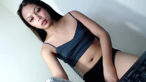 MISS LOVELY online show from 4, 6, 2026