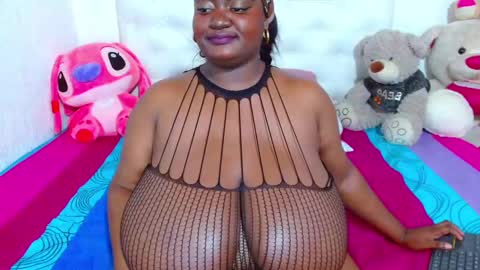 Snapshot of godessqqq chatting on 28, 2, 2025 Godess Tracy online show from 28, 2, 2025