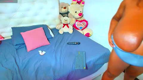 Snapshot of godessqqq chatting on 23, 10, 2025 Godess Tracy online show from 23, 10, 2025