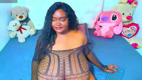 Snapshot of godessqqq chatting on 5, 11, 2025 Godess Tracy online show from 5, 11, 2025