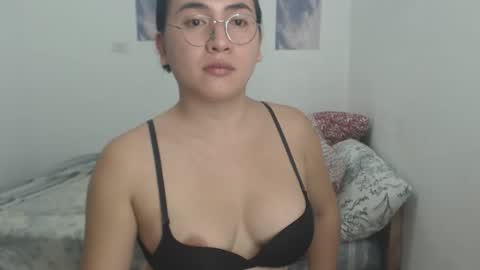 Snapshot of goldbella_ chatting on 22, 11, 2025 bella online show from 22, 11, 2025