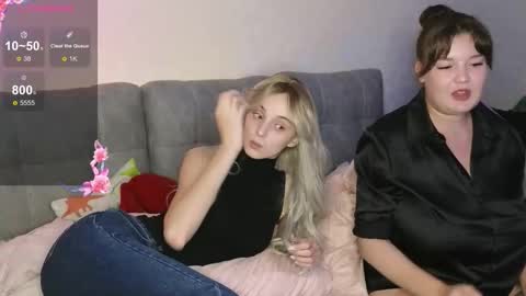 Snapshot of golden_bag chatting on 17, 10, 2025 Jess online show from 17, 10, 2025
