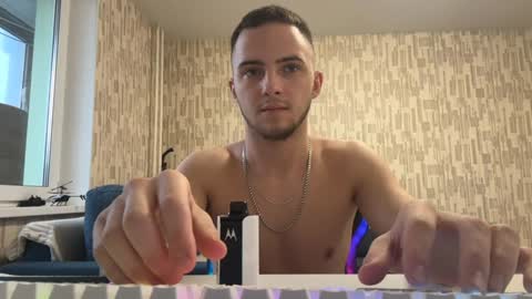 Snapshot of golden_boyyy21 chatting on 1, 2, 2025 Golden boyyy21 online show from 1, 2, 2025