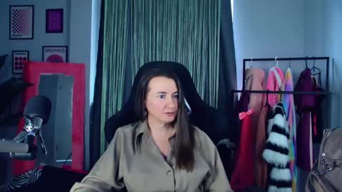 Snapshot of golden_dragones chatting on 19, 4, 2026 Gloria online show from 19, 4, 2026
