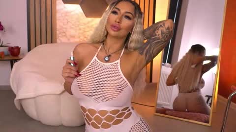 Snapshot of goldenamberx chatting on 12, 2, 2026 GoldenAmberX online show from 12, 2, 2026