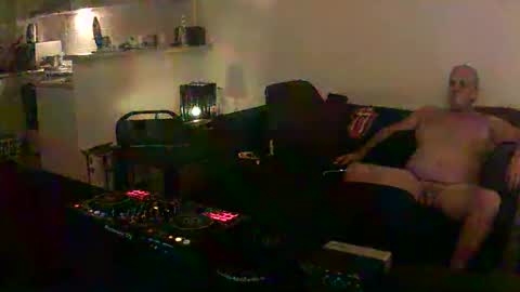 Snapshot of goldyguy011 chatting on 17, 5, 2026 goldyguy011 online show from 17, 5, 2026