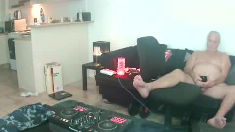 Snapshot of goldyguy011 chatting on 22, 5, 2026 goldyguy011 online show from 22, 5, 2026