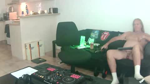 Snapshot of goldyguy011 chatting on 26, 5, 2026 goldyguy011 online show from 26, 5, 2026