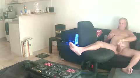 Snapshot of goldyguy011 chatting on 1, 6, 2026 goldyguy011 online show from 1, 6, 2026