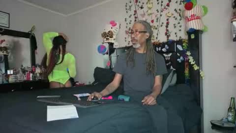 Snapshot of goodietimes1 chatting on 26, 4, 2026 GoodieTimes1 Mrs. Bonnie Mr. Clyde online show from 26, 4, 2026