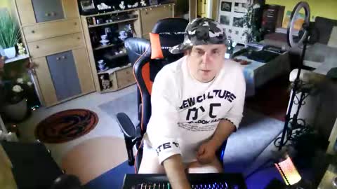 Snapshot of google5001 chatting on 2, 10, 2025 google5001 online show from 2, 10, 2025