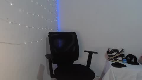 Snapshot of goos_cum chatting on 27, 9, 2025 Goos online show from 27, 9, 2025