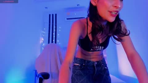 i am Jessi  I love animals and drawing I hope to get along with everyone. XOXO online show from 10, 2, 2026