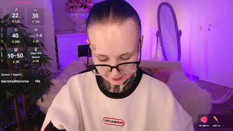 Snapshot of goth_babydoll chatting on 4, 1, 2025 Benny online show from 4, 1, 2025