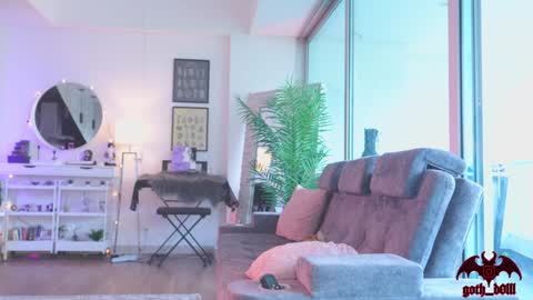 Snapshot of goth_dolll chatting on 6, 11, 2025 sophie Special celebration a the beach 300k followers 3011 and 0112 online show from 6, 11, 2025