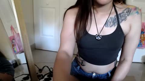 Snapshot of gothbaby305 chatting on 4, 2, 2025 gothbaby305 online show from 4, 2, 2025