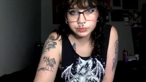 Snapshot of gothgoddessrose666 chatting on 26, 5, 2026 Goddessr0se online show from 26, 5, 2026