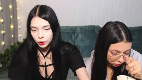 Snapshot of gothicxz chatting on 4, 1, 2025 HIMORI AND LISAPVT NAKED online show from 4, 1, 2025
