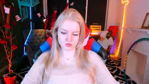 Grace Glamour online show from 13, 2, 2025