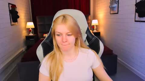 Grace Glamour online show from 25, 2, 2025