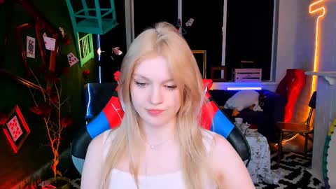 Grace Glamour online show from 26, 2, 2025