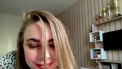 gracetorrezz online show from 20, 10, 2025