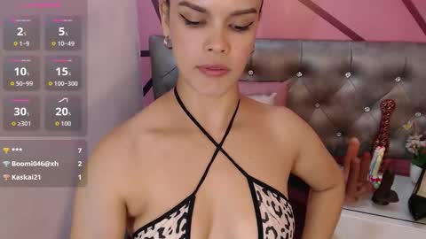 Snapshot of greatass_latina chatting on 17, 10, 2025 greatass_latina online show from 17, 10, 2025