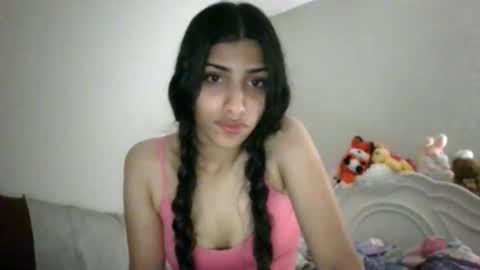 greencheek0 online show from 3, 12, 2025