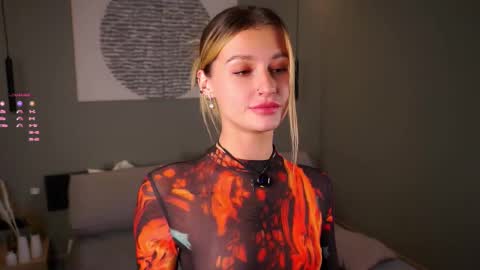 Snapshot of greengazon chatting on 21, 11, 2025 Kelly online show from 21, 11, 2025