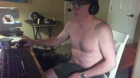 Snapshot of greenrooster1 chatting on 2, 11, 2025 greenrooster1 online show from 2, 11, 2025