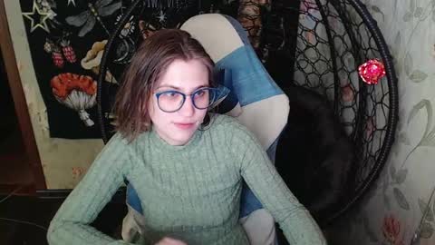 Snapshot of greenwitch9 chatting on 5, 5, 2026 Lina online show from 5, 5, 2026