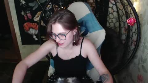 Snapshot of greenwitch9 chatting on 21, 5, 2026 Lina online show from 21, 5, 2026