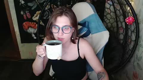 Snapshot of greenwitch9 chatting on 22, 5, 2026 Lina online show from 22, 5, 2026
