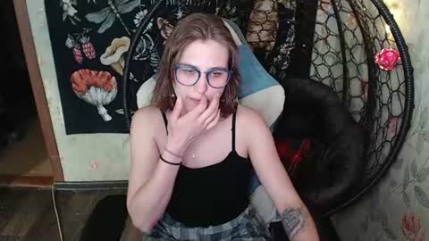Snapshot of greenwitch9 chatting on 10, 6, 2026 Lina online show from 10, 6, 2026